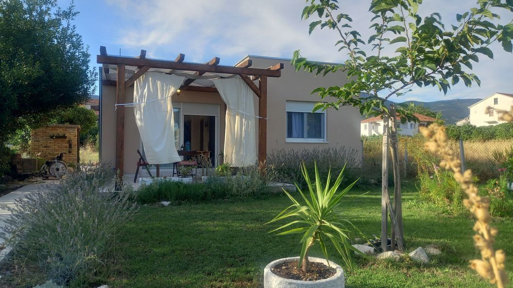 House Garden House Kastel Stafilic (1)