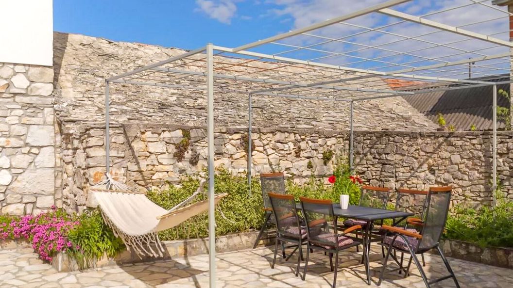 House MG Skradin (1)