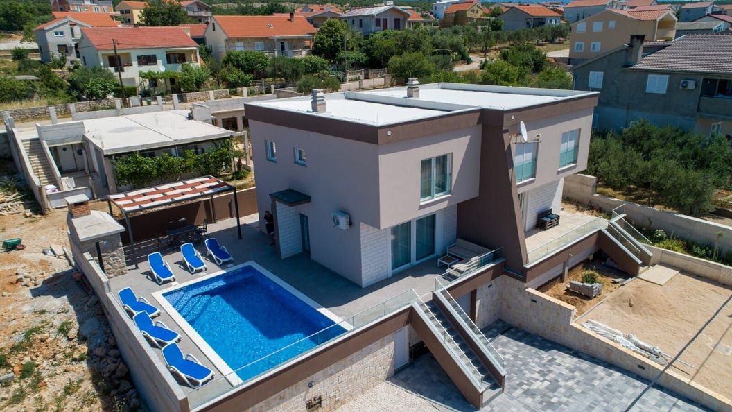 Apartment Azeret sa bazenom Maslenica (1)