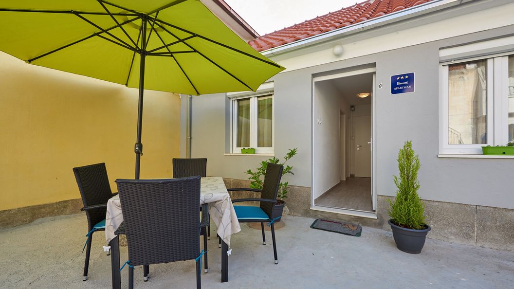 House Dvor Seget Vranjica (1)