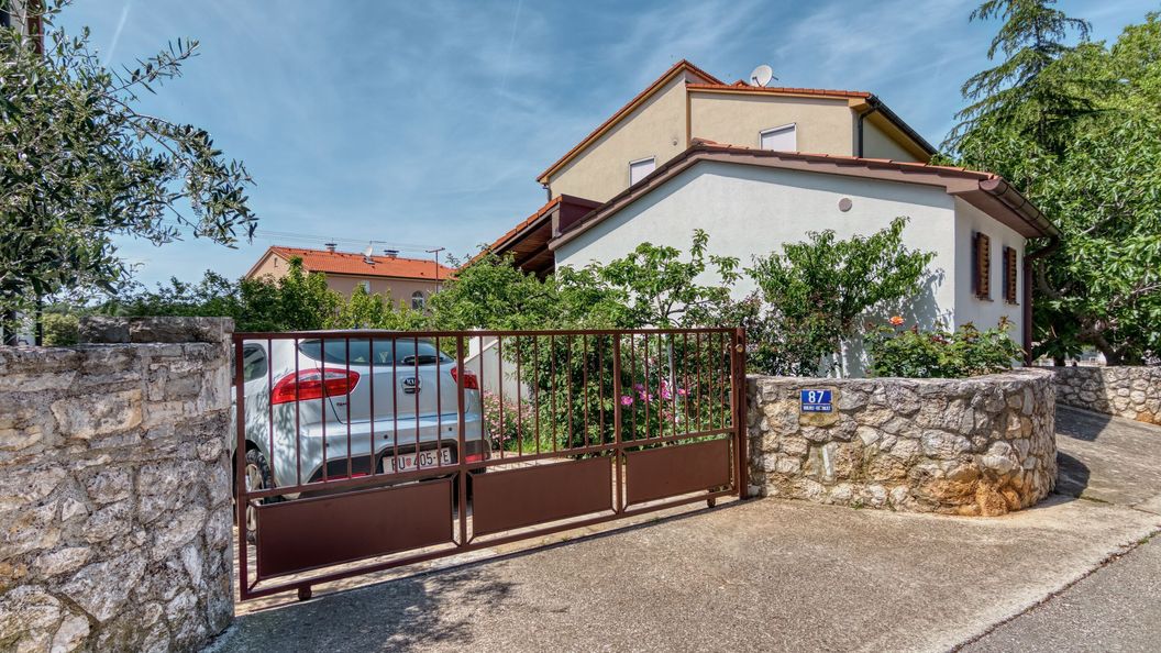 House Tiny house Banjole (1)