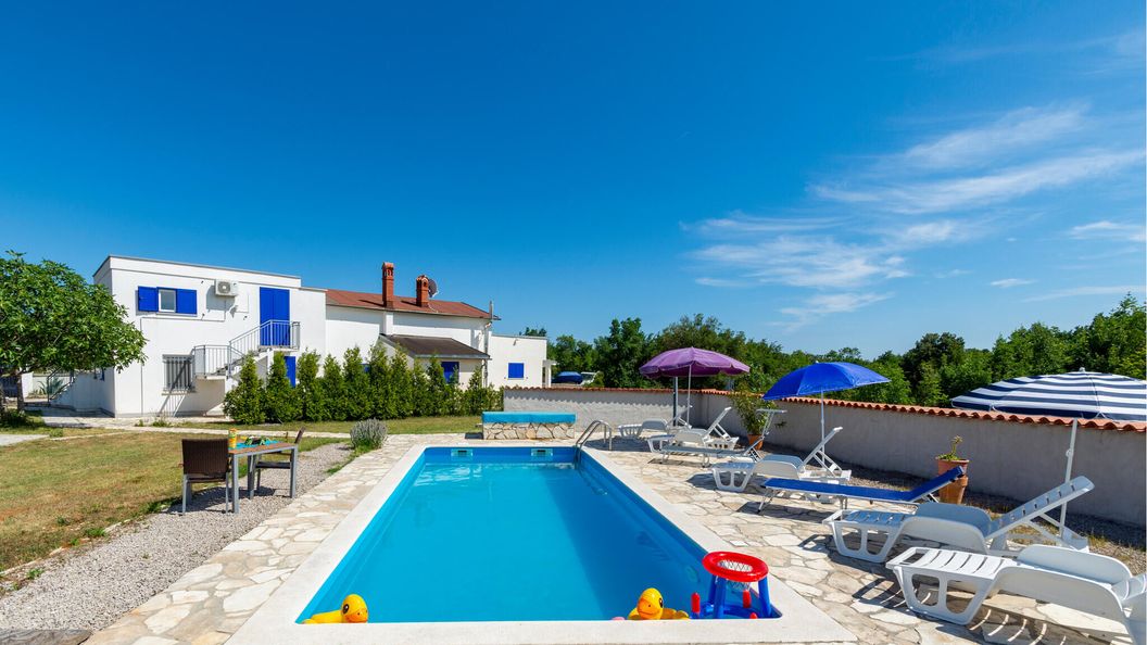 Apartman Trget - CIO477 (1)