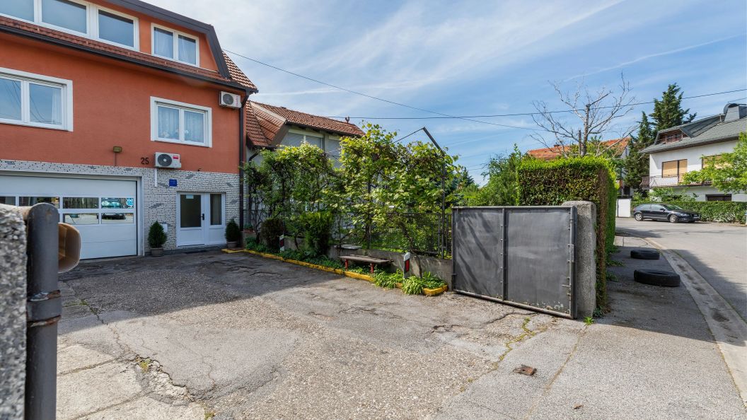 Apartments With Parking Space Zagreb - 22812 (1)