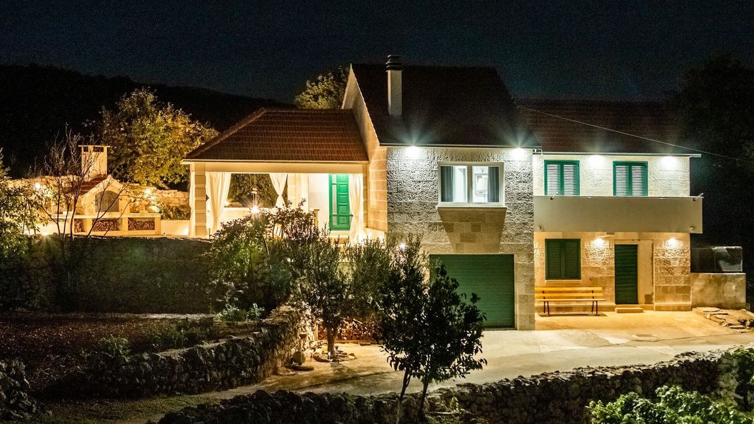 House Quattro Lovreć (1)