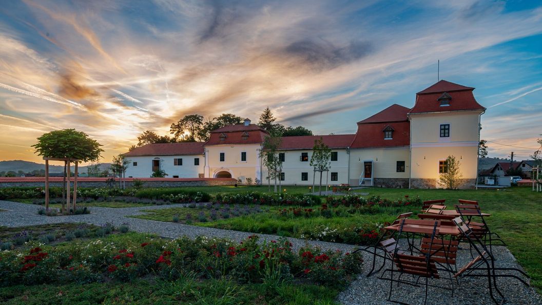 Ugron Castle Filiaș Cristuru Secuiesc (1)