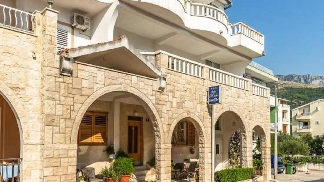 Apartmani i Sobe Happiness Tučepi (1)