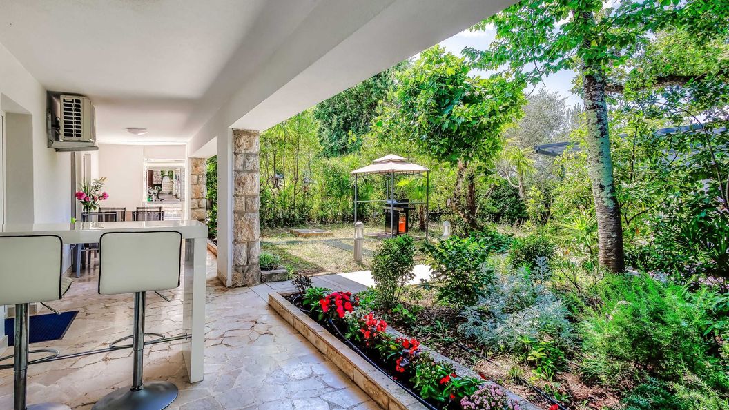 Apartment Moracea Njivice (1)