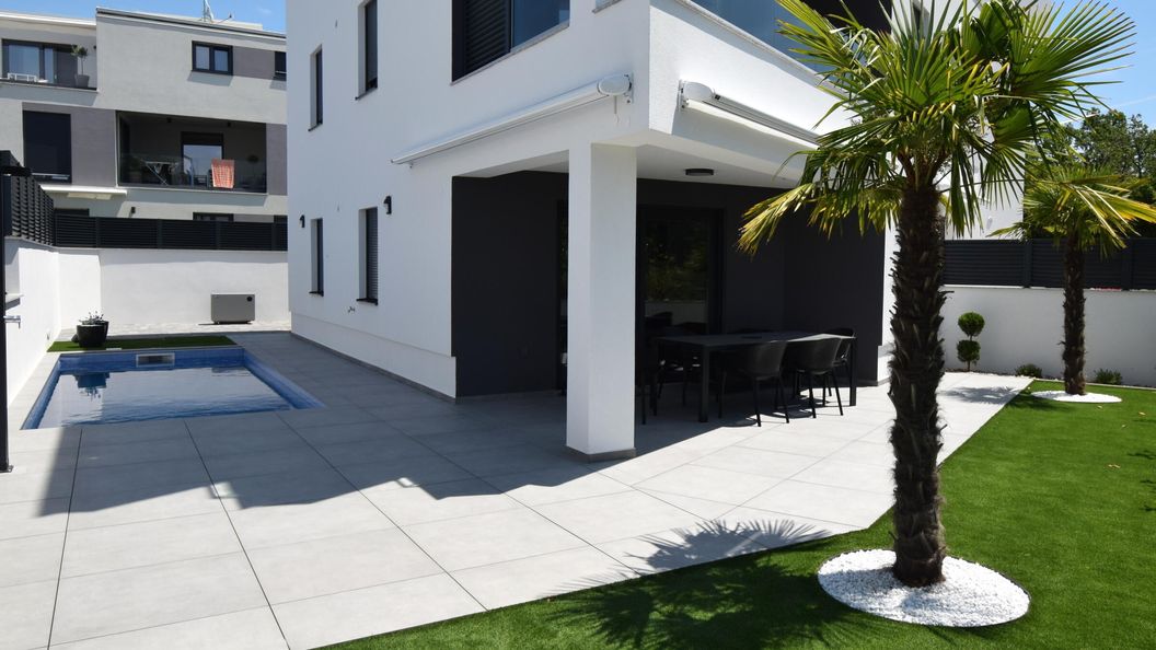 Apartment AK Lux Njivice (1)