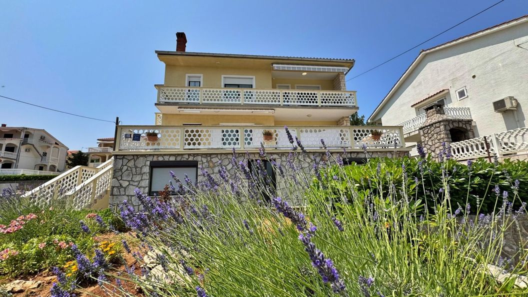 Apartment Rozi with Sea View Silo (1)