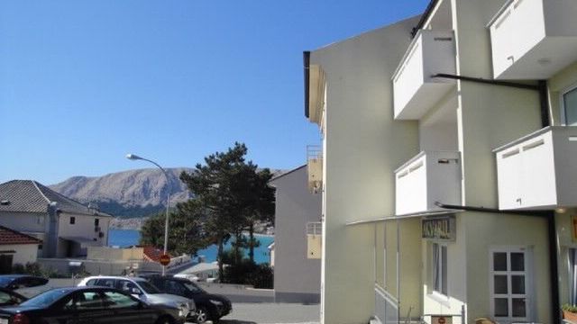 Apartments Villa Akvarij Baska (1)