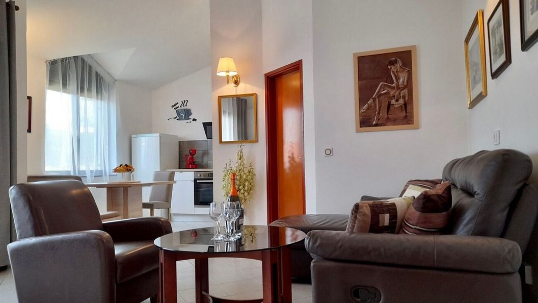 Apartmanok Parkolóhellyel Baska, Krk - 19482 Baška (1)