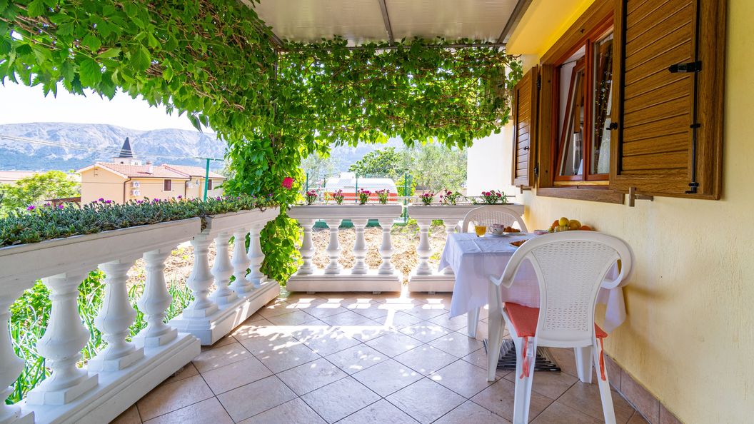 Apartmanok Parkolóhellyel Baska, Krk - 20125 Baška (1)