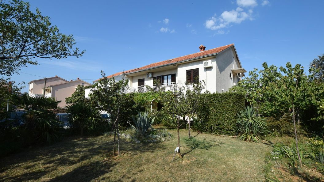 Apartmanok és Szobák Parkolóhellyel Omisalj, Krk - 20485 Omišalj (1)