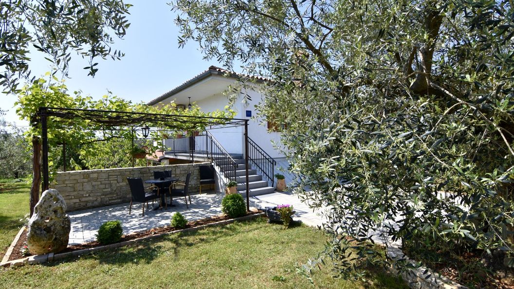 Apartmanok Parkolóhellyel Basanija, Umag - 20522 Bašanija (1)