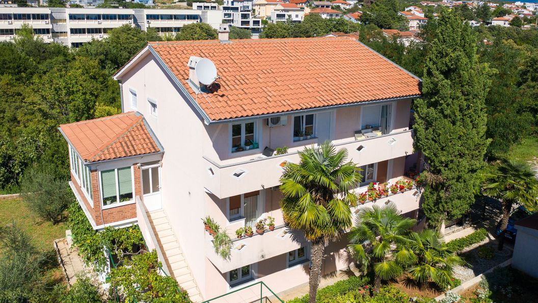 Apartmanok Parkolóhellyel Krk - 20615 (1)