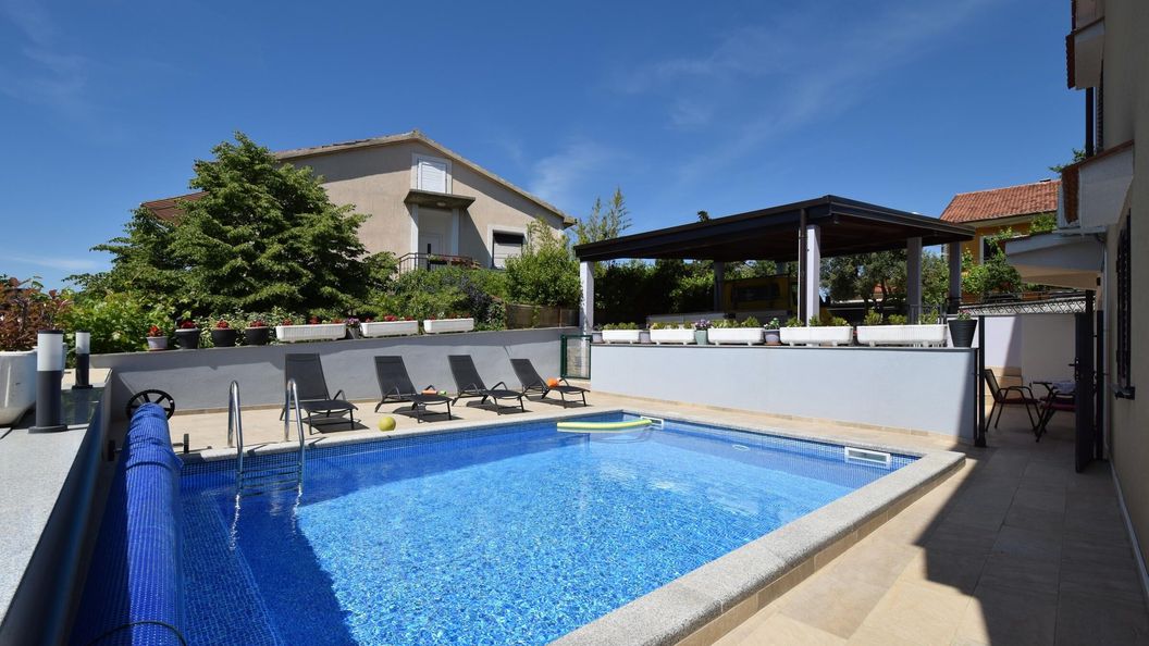 Apartmanok Családok Részére Medencével Omisalj, Krk - 20617 Omišalj (1)