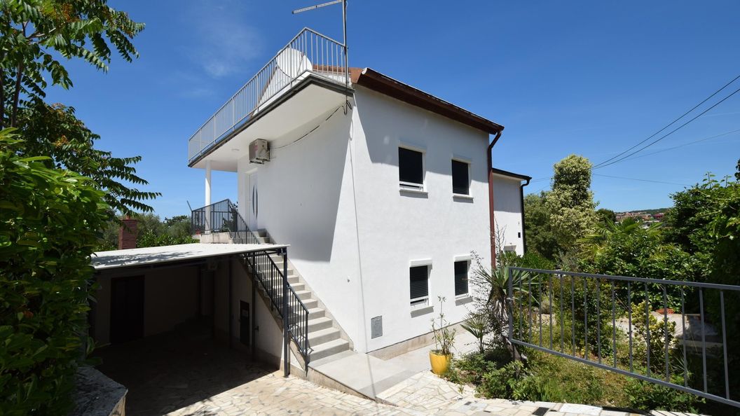 Apartmanok Parkolóhellyel Malinska, Krk - 20623 Malinska (1)