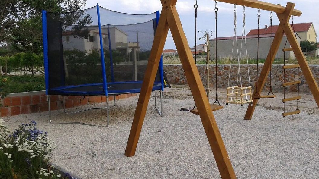 Apartmanok Gyermekes Családok Részére Vir - 20987 (1)