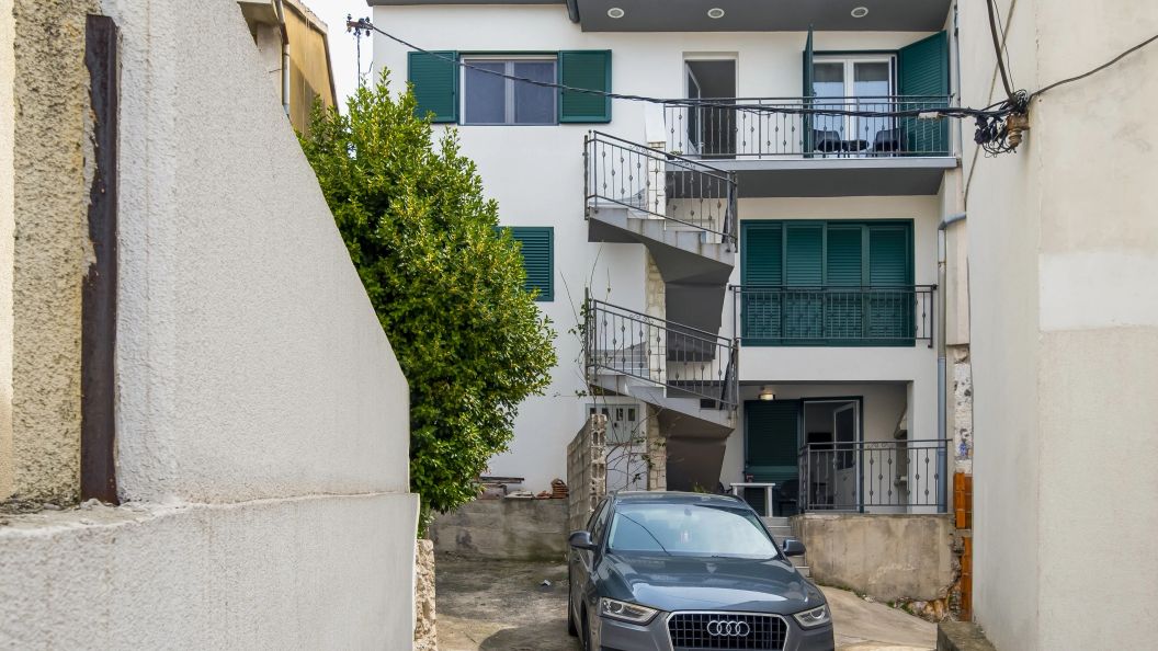 Apartments With Parking Space Šibenik - 21075 (1)