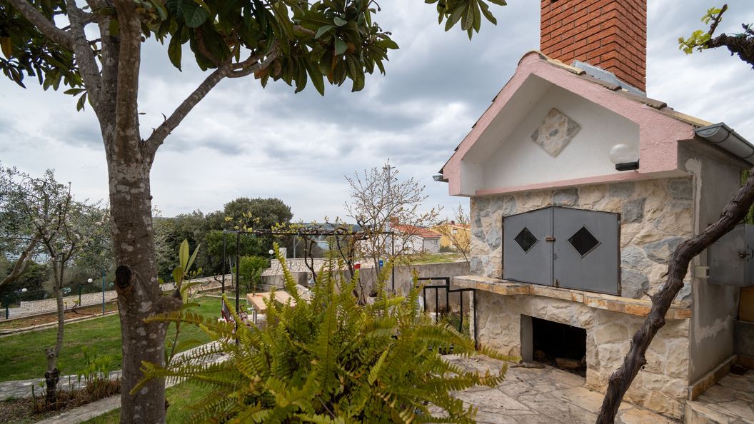 Apartmanok és Szobák A Tenger Mellett Posedarje, Novigrad - 21123 Posedarje (1)