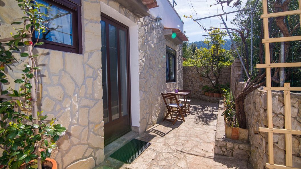 Apartmanok Parkolóhellyel Veli Losinj, Losinj - 21192 Veli Lošinj (1)