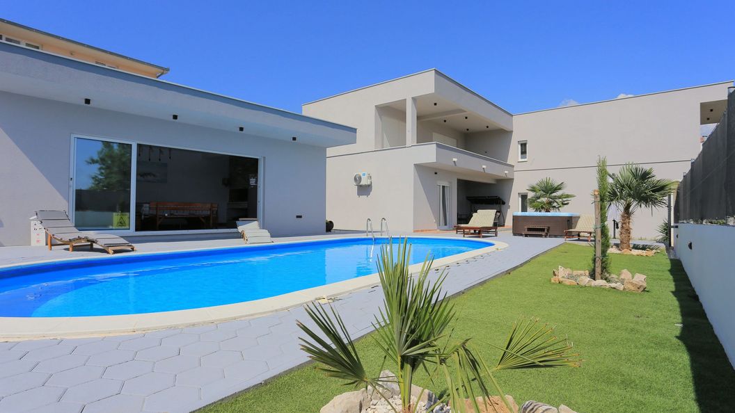 Ház Családok Részére Medencével Kastel Stafilic, Kastela - 21263 Kaštel Štafilić (1)