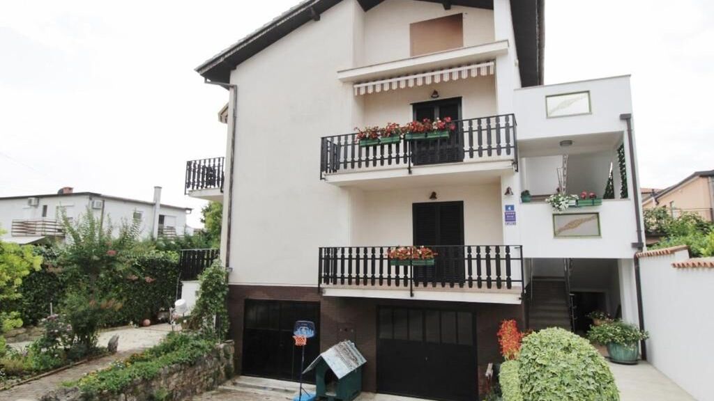 Apartmanok Parkolóhellyel Umag - 21460 (1)