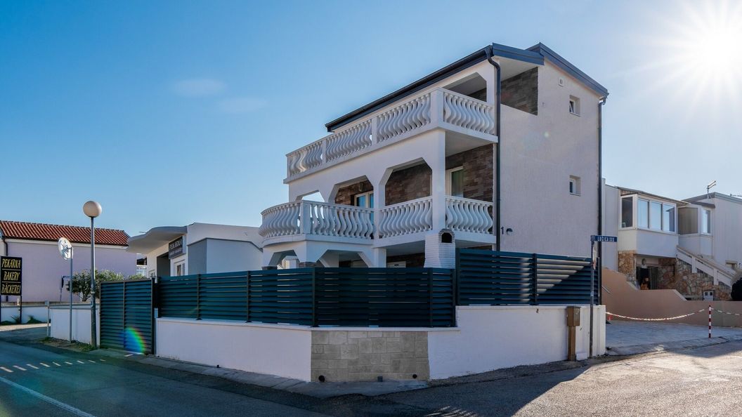 Apartmanok Parkolóhellyel Vir - 21504 (1)