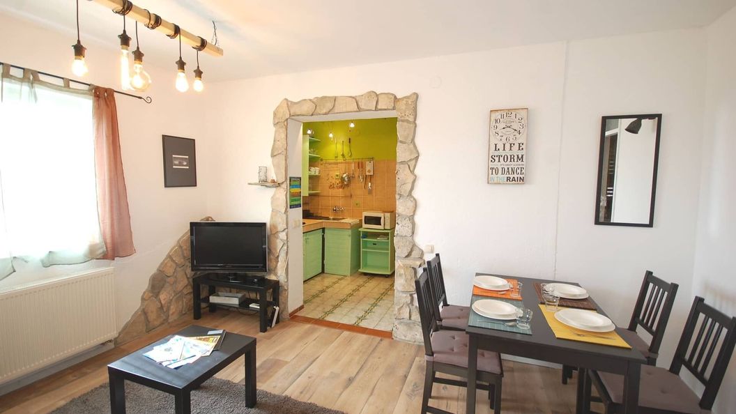 Apartmanok Parkolóhellyel Njivice, Krk - 21769 Njivice (1)