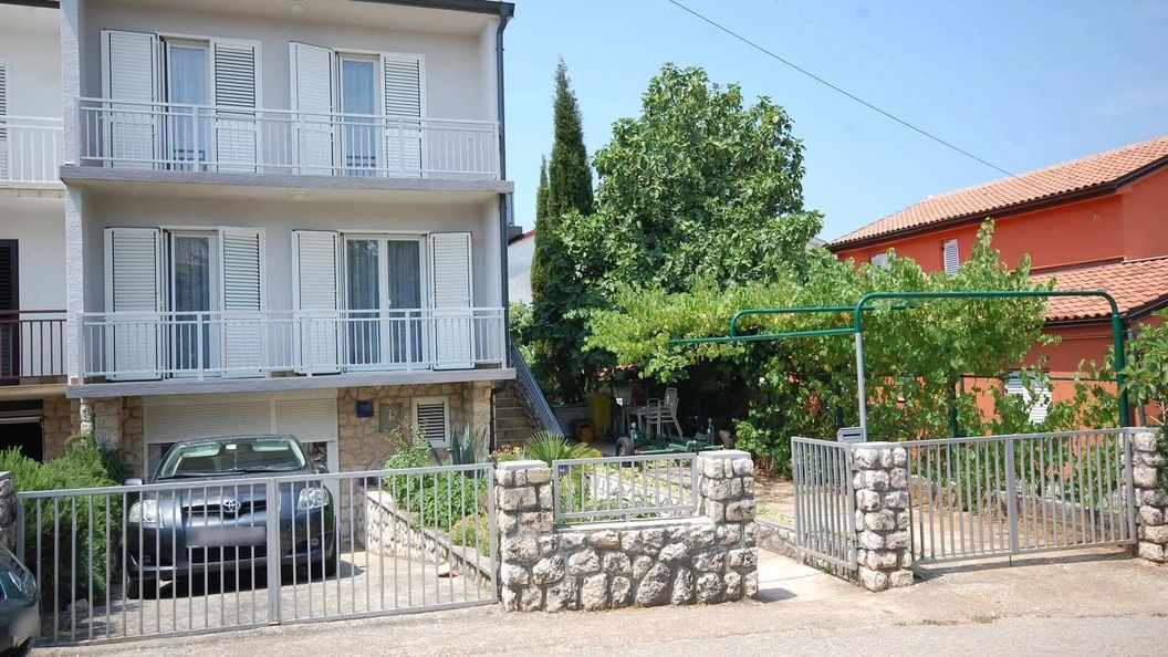 Apartmanok Parkolóhellyel Njivice, Krk - 21771 Njivice (1)