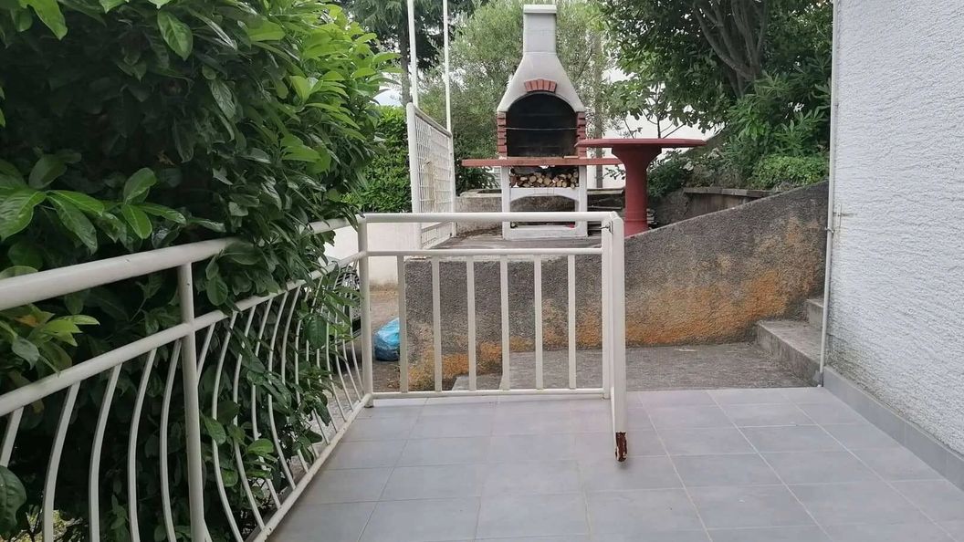 Apartmanok Parkolóhellyel Njivice, Krk - 21772 Njivice (1)