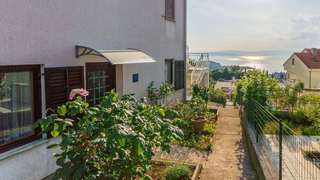 Apartmanok Parkolóhellyel Njivice, Krk - 21857 Njivice (1)