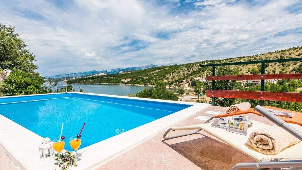 Apartmanok Családok Részére Medencével Krusevo, Novigrad - 21980 Kruševo (1)