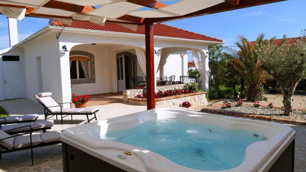 Ház Családok Részére Medencével A Tenger Mellett Barbat, Rab - 22081 Barbat (1)