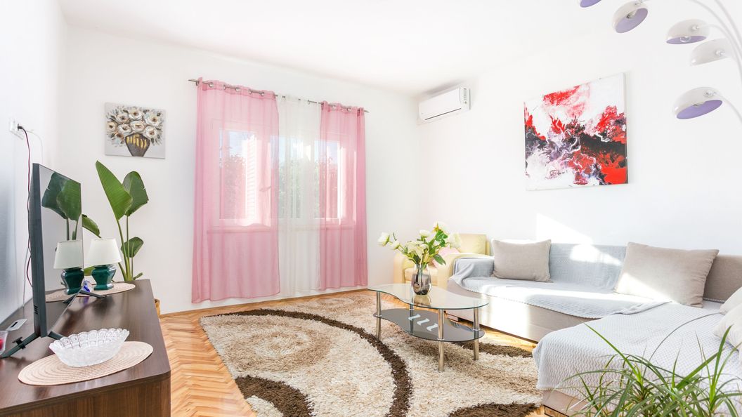 Apartmanok Parkolóhellyel Split - 22101 (1)