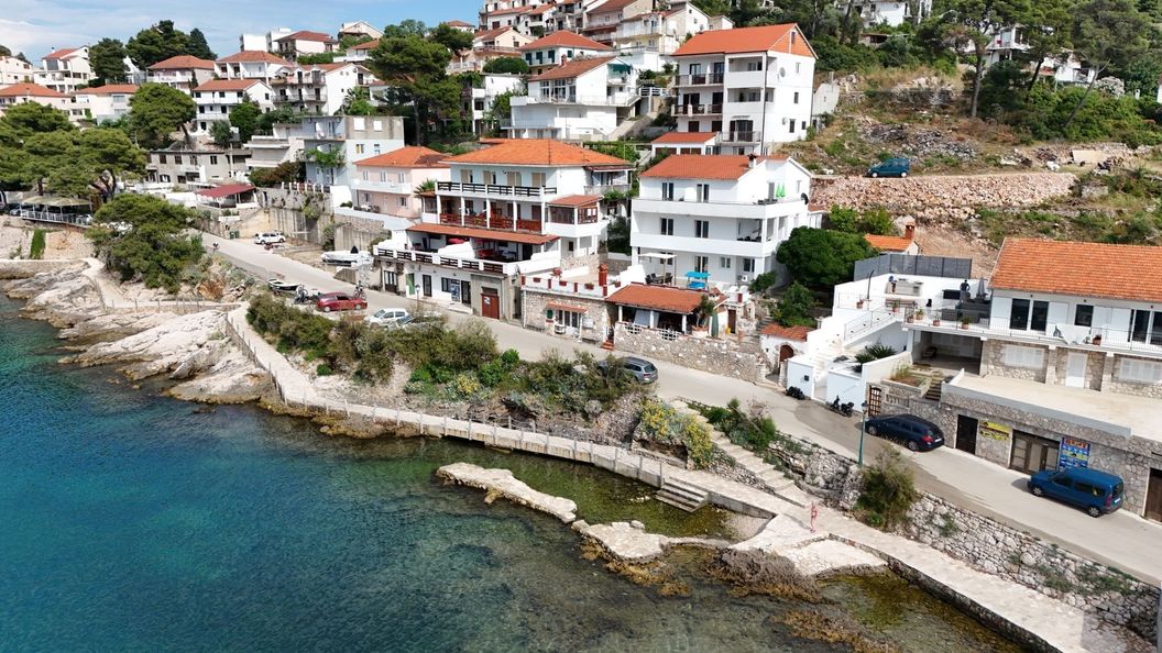 Apartmanok A Tenger Mellett Jelsa, Hvar - 22256 Jelsa (1)