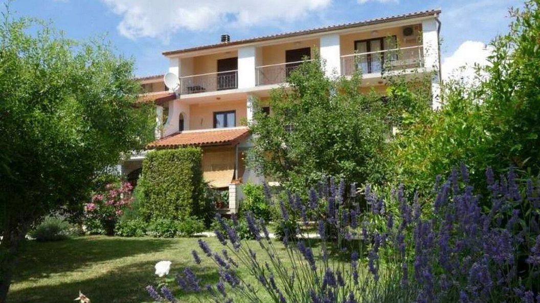 Apartmanok A Tenger Mellett Banjol, Rab - 22362 Banjol (1)