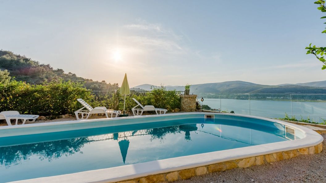 Apartmanok Családok Részére Medencével Mastrinka Ciovo - 22372 (1)