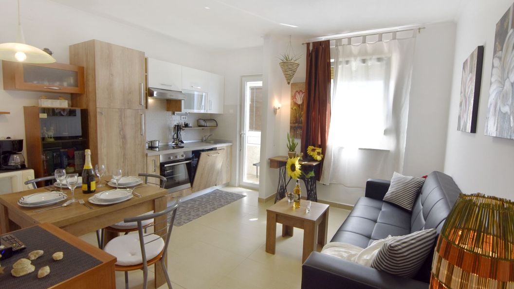 Apartmanok Internet Hozzáféréssel Umag - 22377 (1)