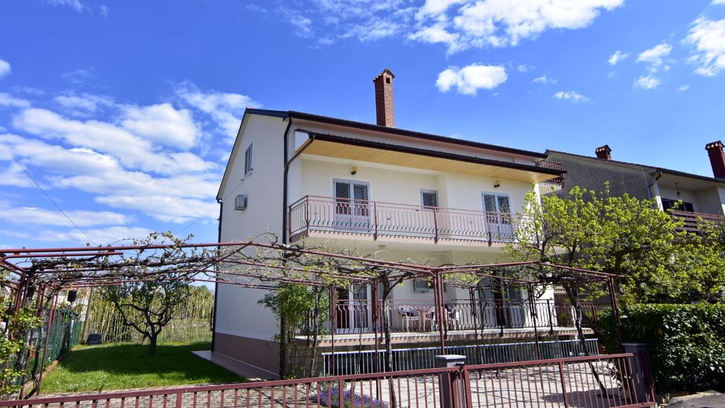 Apartmanok Parkolóhellyel Umag - 22473 (1)