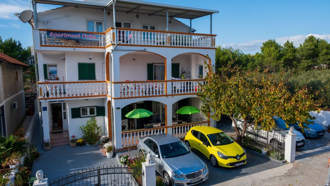 Apartmanok Parkolóhellyel Vodice - 22557 (1)