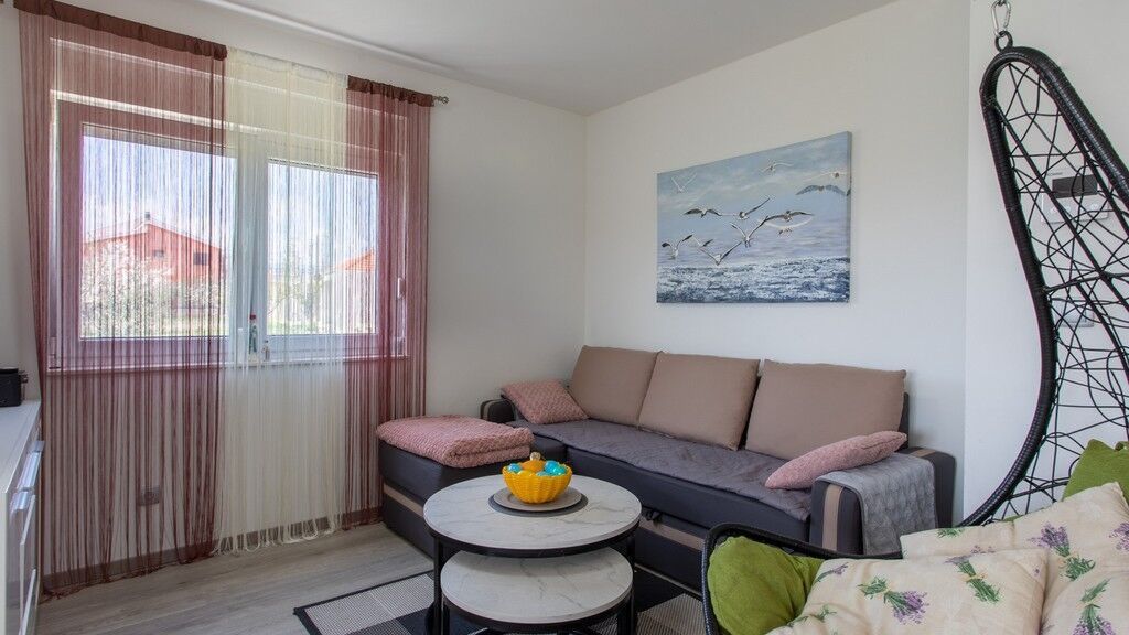 Apartmanok Parkolóhellyel Kastel Stari, Kastela - 22590 Kaštel Stari (1)