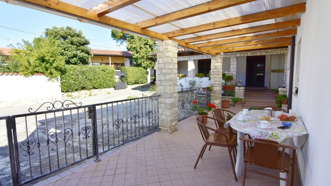 Apartmanok Parkolóhellyel Zambratija, Umag - 22658 Zambratija (1)