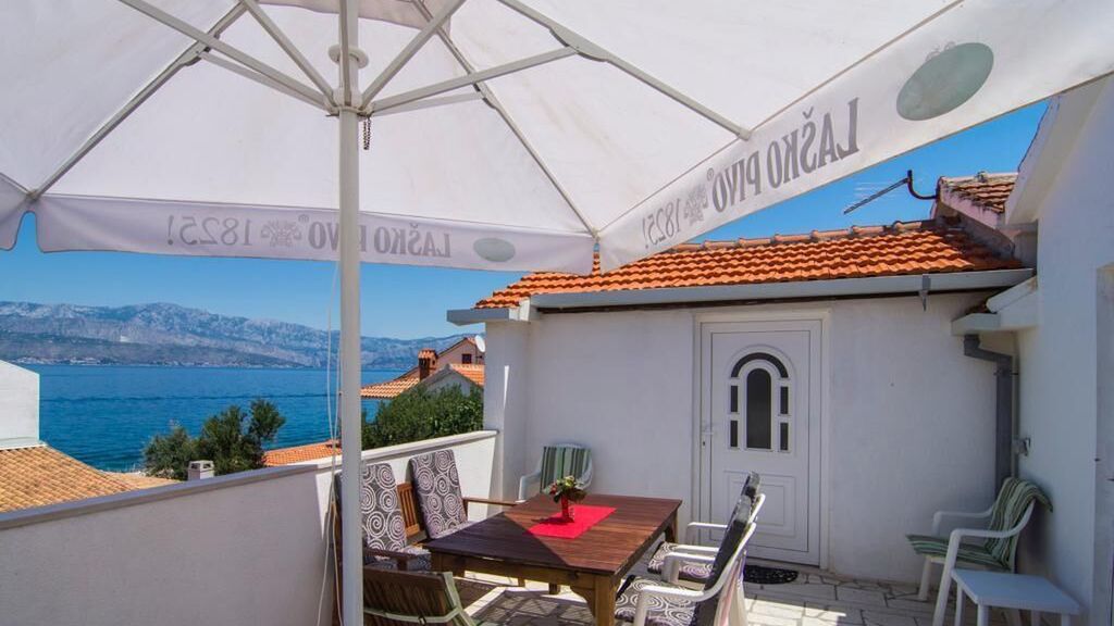 Apartmanok A Tenger Mellett Splitska, Brac - 22683 Splitska (1)