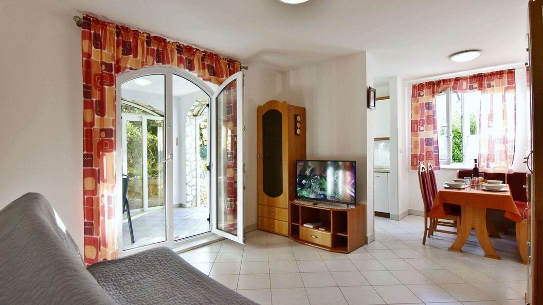 Apartmanok Parkolóhellyel Zambratija, Umag - 22711 Zambratija (1)