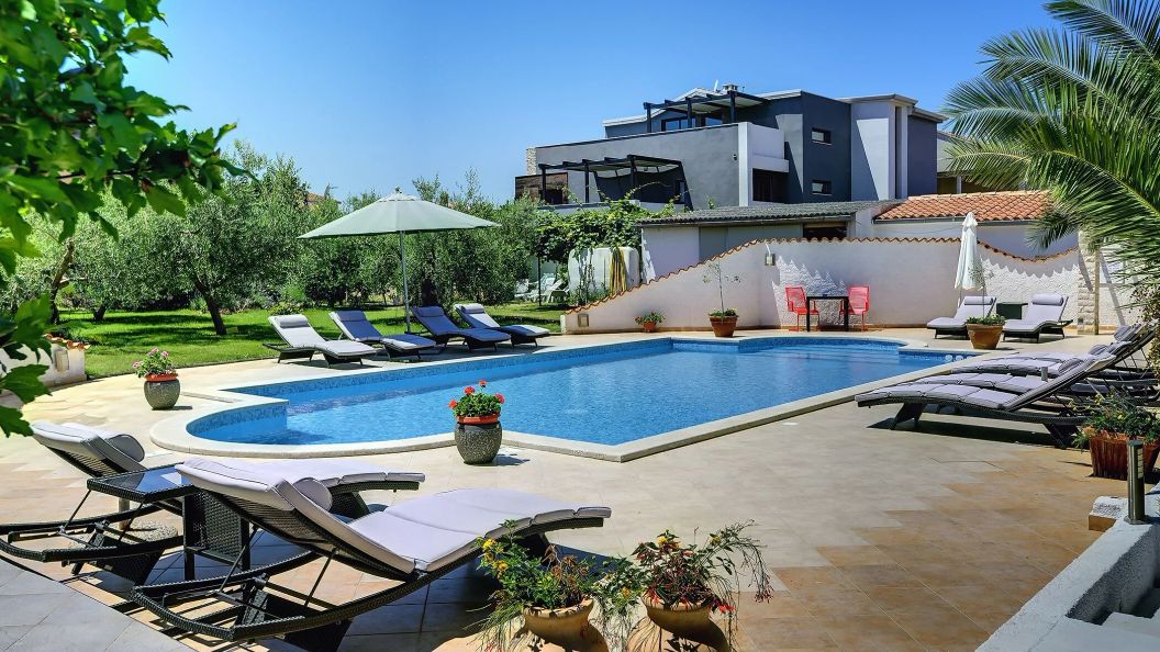Apartments With Swimming Pool Medulin - 22764 (1)