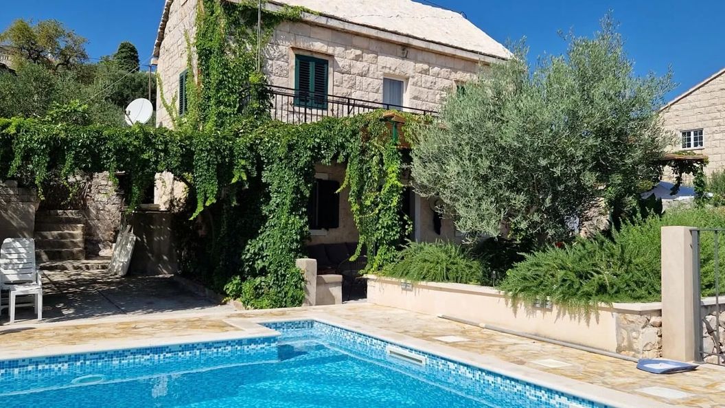 Nyaralóház Medencével Selca, Brac - 22845 Selca (1)