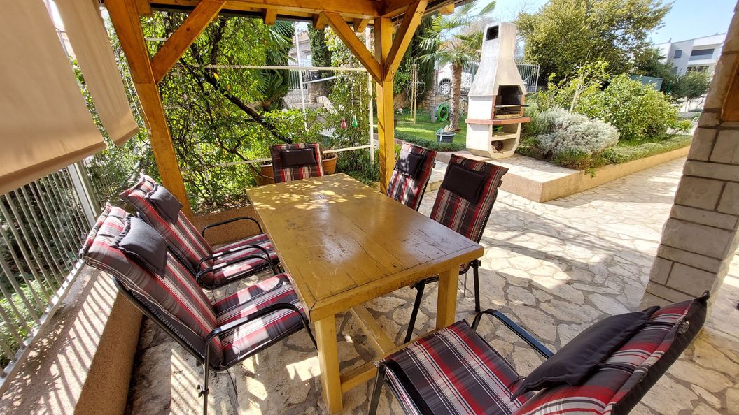 Apartmanok Parkolóhellyel Malinska, Krk - 22892 Malinska (1)