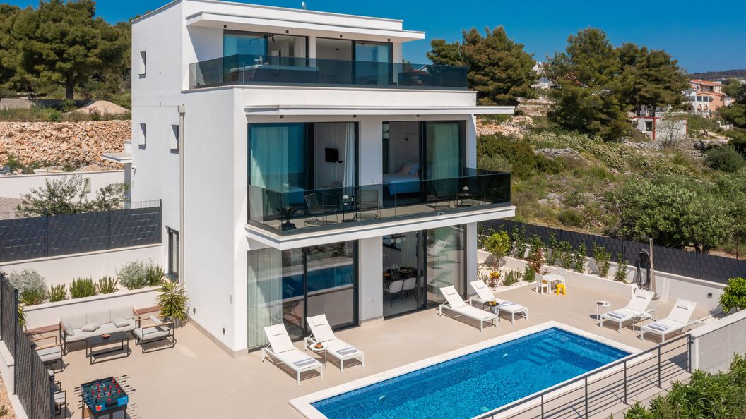 Luxusvilla A Tenger Mellett Medencével Rastici, Ciovo - 22934 Rastići (1)