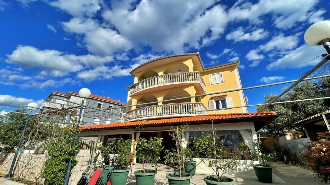 Apartments Neptun with Sea View Silo (1)